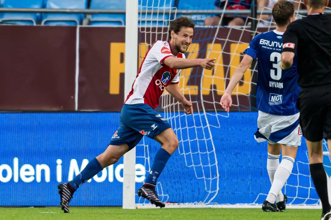 米乐官方网址国际比赛日费耶诺德备战德国杯，造点机会细节曝光，管理层满意，轮换策略成焦点的简单介绍