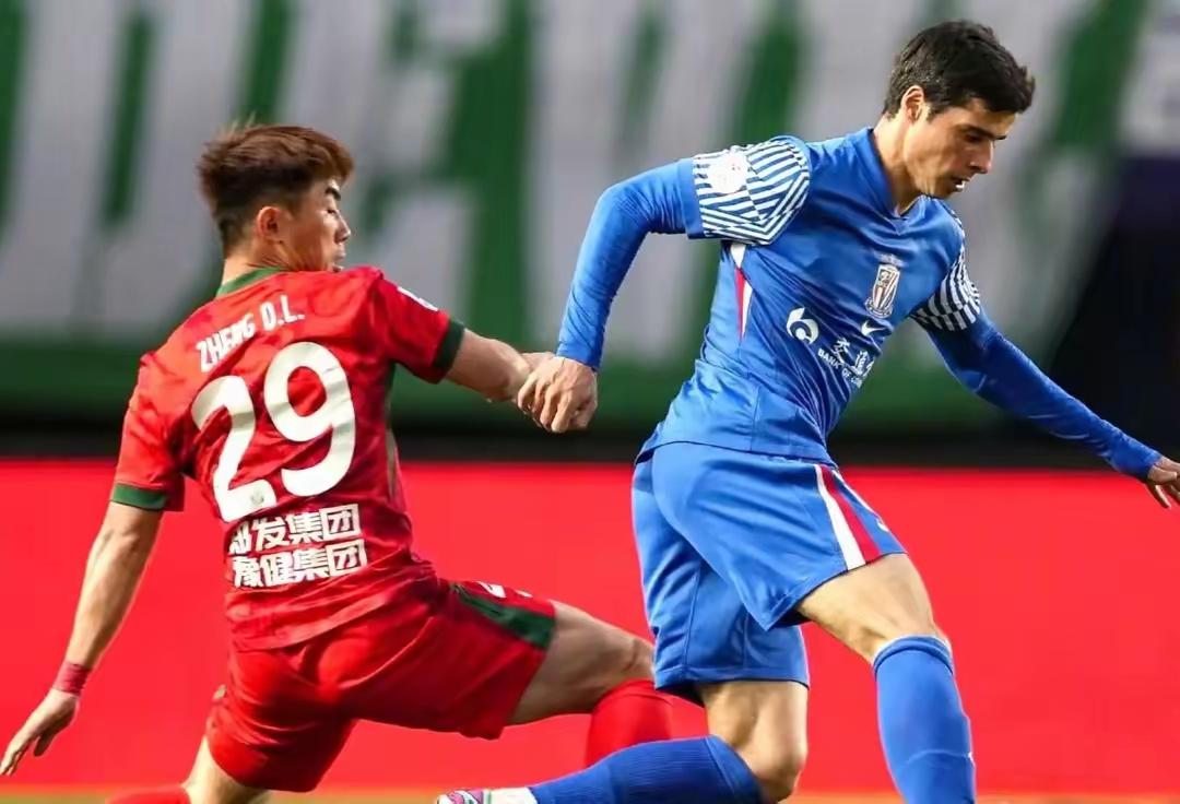 米乐官方网址包含足总杯赛程吃紧；上海海港加时末段复出首秀；话题不断；训练强度明显提升的词条